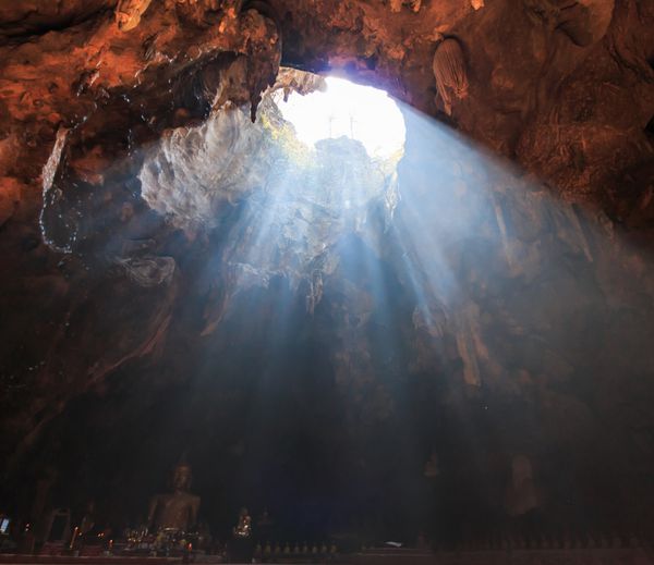 غار و خورشید در فتچابوری تایلند