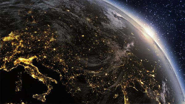 منطقه سیاره زمین اروپا با زمان شب و طلوع آفتاب بسیار مفصل رندر سه بعدی با استفاده از تصاویر ماهواره ای ناسا