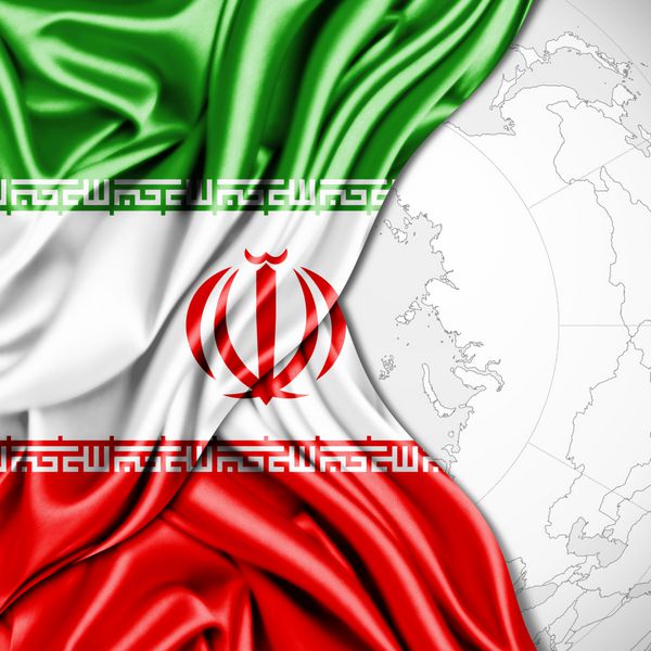 پرچم ایران از ابریشم و پس زمینه نقشه جهان