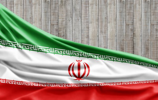 پرچم ایران در زمینه چوبی