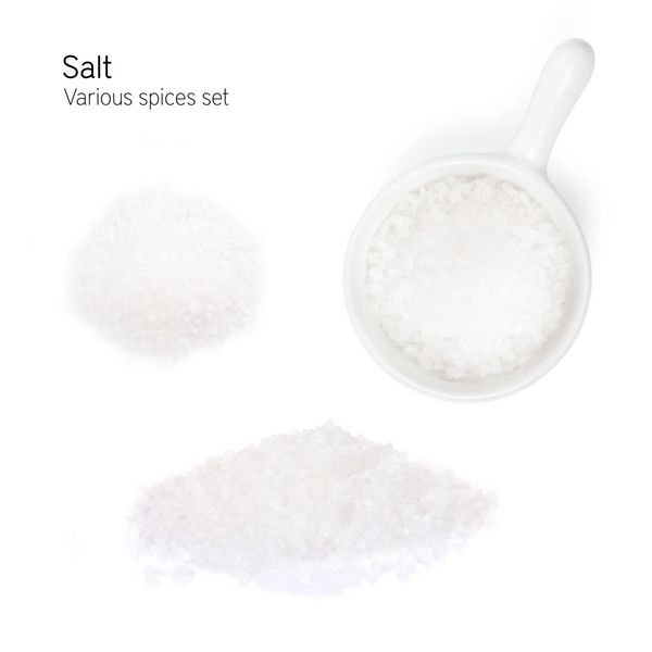 نمک در زمینه سفید جدا شده است
