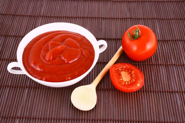مواد غذایی - رب گوجه فرنگی شیشه ای گوجه فرنگی قرمز