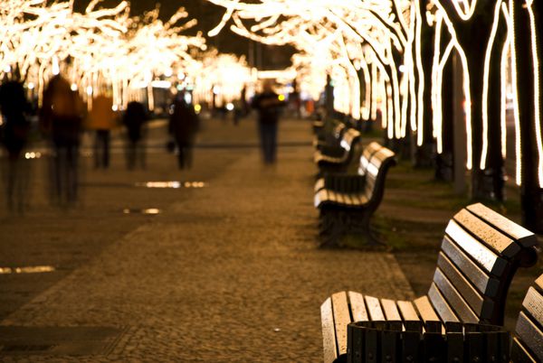 کریسمس با نورپردازی فصلی در برلین در شب
