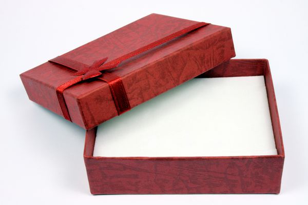 جعبه هدیه باز با رنگ قرمز