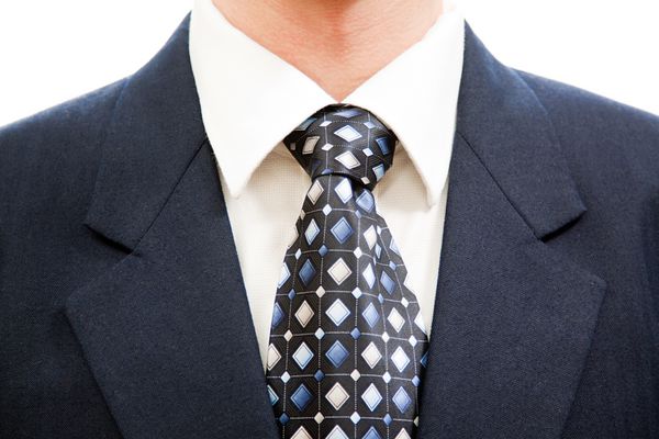 لباس رسمی تجاری با کراوات و کت و شلوار آبی