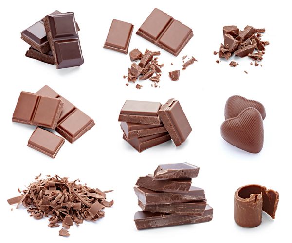 مجموعه ای از تکه های شکلات مختلف در زمینه سفید هر کدام جداگانه است