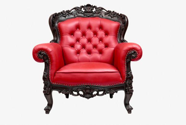 صندلی چوبی حکاکی شده کلاسیک با روکش چرم