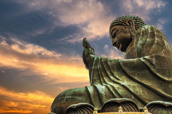 بودای عظیم تیان تان در صومعه پو لین در هنگ کنگ