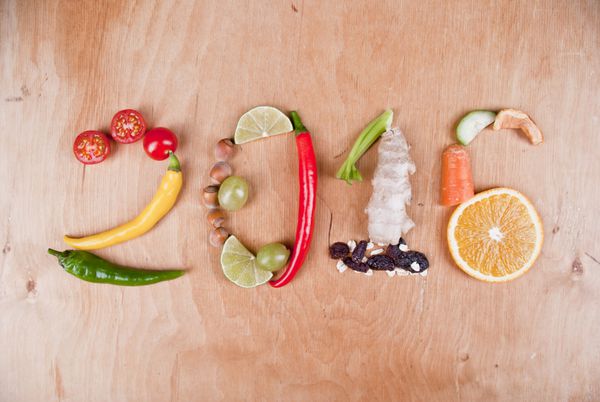 شکل سال 2016 ساخته شده از میوه و سبزیجات غذای سالم مفهومی