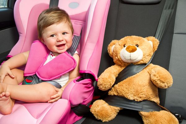 کودک در صندلی ماشین ایمنی ایمنی و امنیت
