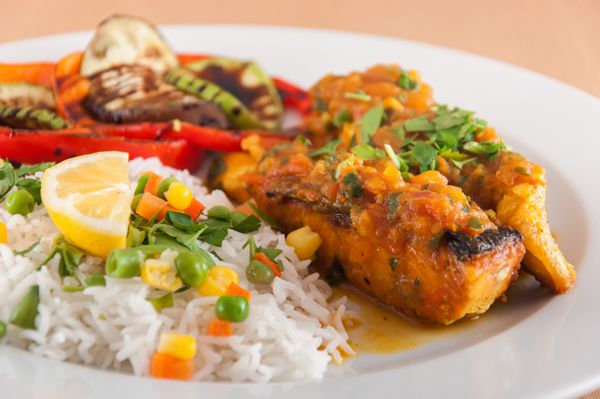 فیله ماهی قزل آلا با برنج باسماتی - غذاهای هندی