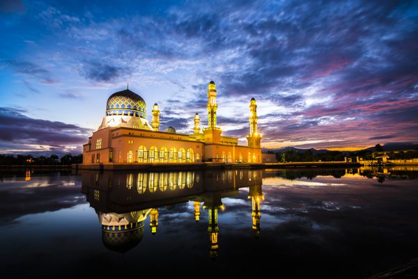 مسجد شناور شهر کوتا کینابالو صباح بورنئو مالزی