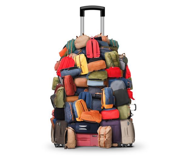 چمدان انبوهی از کیف کوله پشتی و چمدان