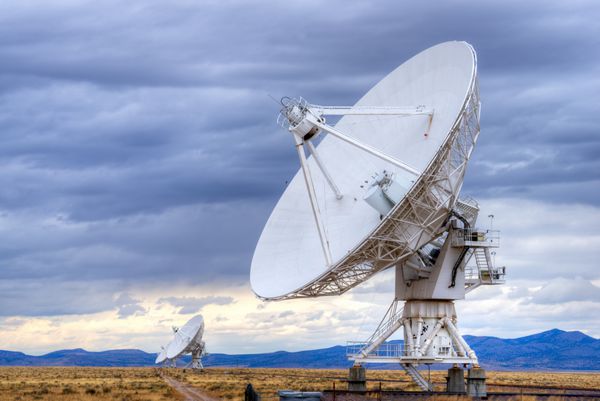 ظروف آنتن رادیویی تلسکوپ رادیویی آرایه ای بسیار بزرگ در مکزیک جدید