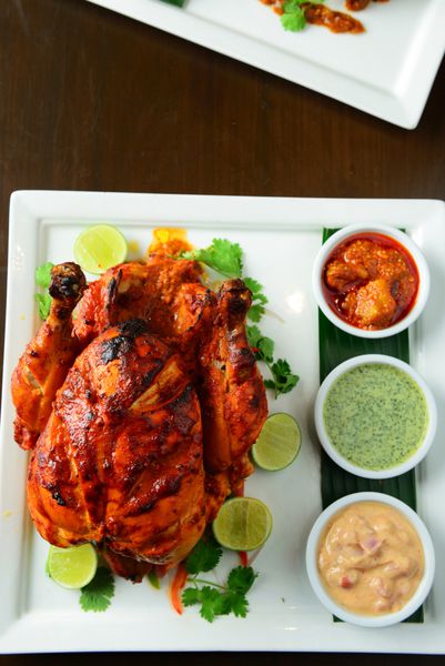 مرغ تنوری غذای تند هندی