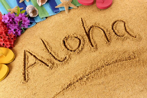aloha hawaii beach کلمه aloha نوشته شده در شن و ماسه