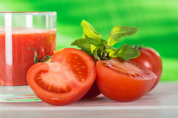 گوجه فرنگی نزدیک گیاهخواری