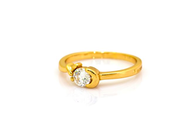 حلقه الماس طلای عروسی جدا شده روی سفید