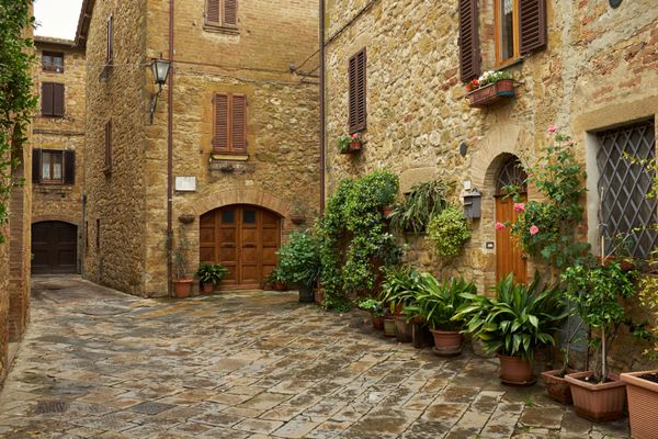 خیابان های تصویری سنتی روستاهای قدیمی ایتالیا