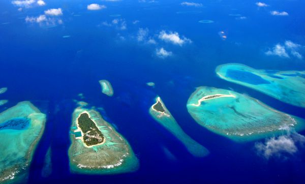 نمای هوایی بالای مالدیو جزایر مرجانی