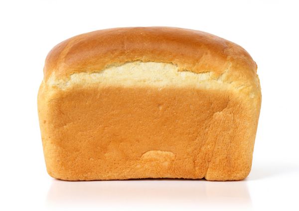 قرص نان جدا شده روی سفید