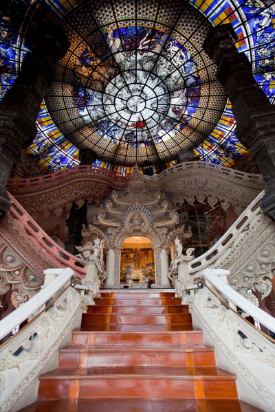 راه پله فضای داخلی موزه ایروان در تایلند