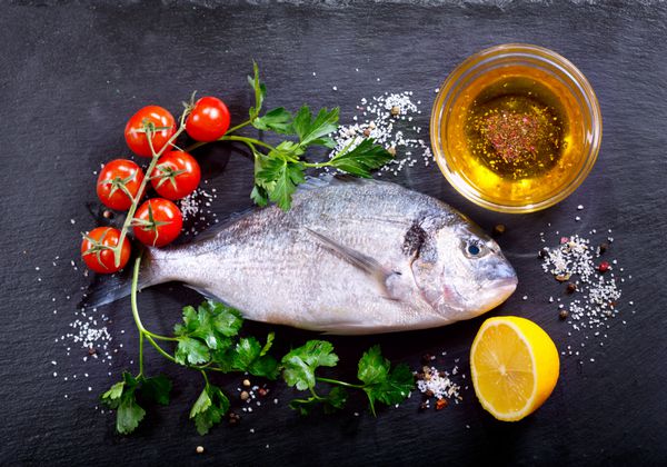 دورادو ماهی تازه با سبزیجات
