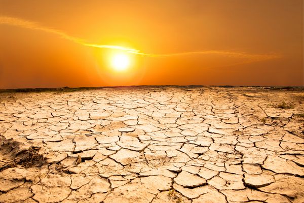 خشکسالی زمین و آب و هوا