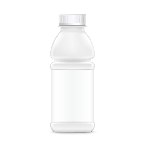 بطری پلاستیکی محصول خالی جدا شده در پس زمینه سفید