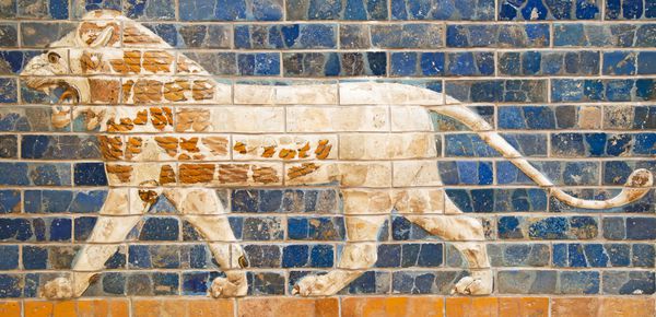 تابلوی سومری باستانی که شیر را به تصویر می کشد