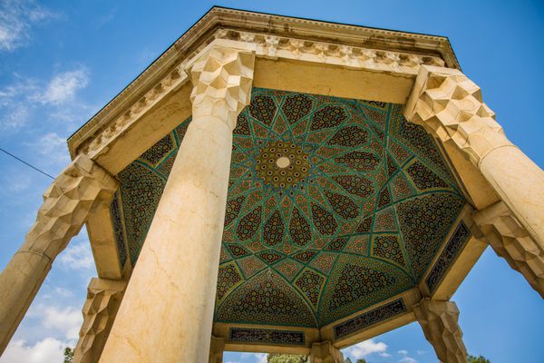 شیراز ایران - 8 فروردین 1395 آرامگاه حافظ شاعر نامدار ایرانی در تاریخ 8 فروردین 1395 در شیراز ایران