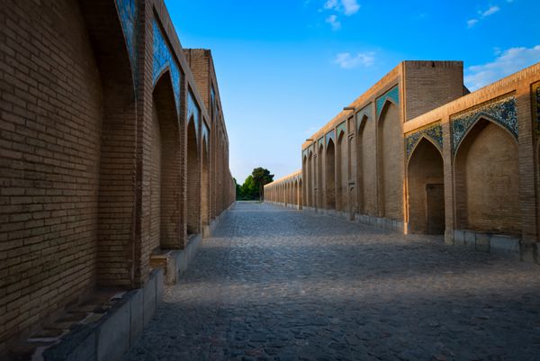 پل خواجو پلی است در استان اصفهان ایران