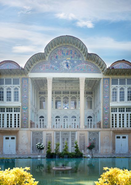 خانه قوام در باغ ارم در شیراز ایران در 30 آوریل 2016 باغ ارم منجر به ثبت آن به عنوان میراث جهانی یونسکو شده است