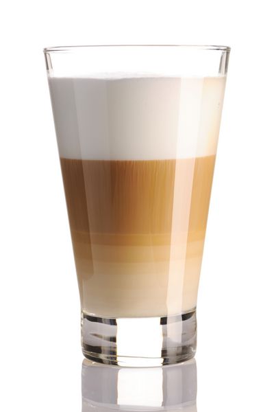 قهوه لاته جدا شده روی سفید