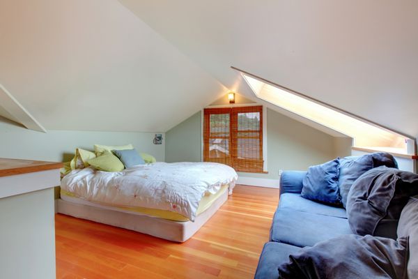 اتاق خواب زیر شیروانی با سقف کم