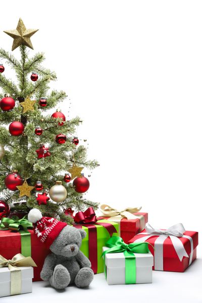 درخت کریسمس و هدایای تزئین شده