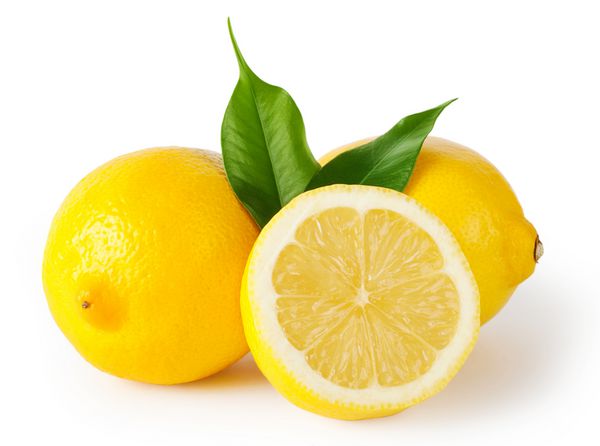 سه عدد لیمو با برگ
