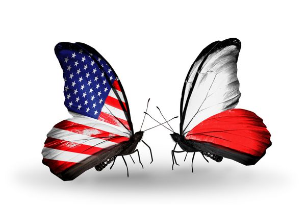 دو پروانه با پرچم ایالات متحده آمریکا و لهستان