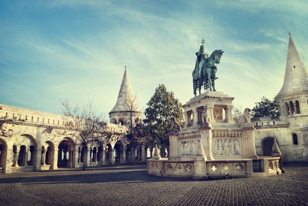 مجسمه خیابان استفان بوداپست مجارستان