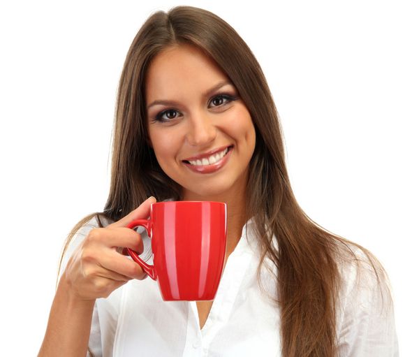 زن جوان زیبا با فنجان چای جدا شده روی سفید
