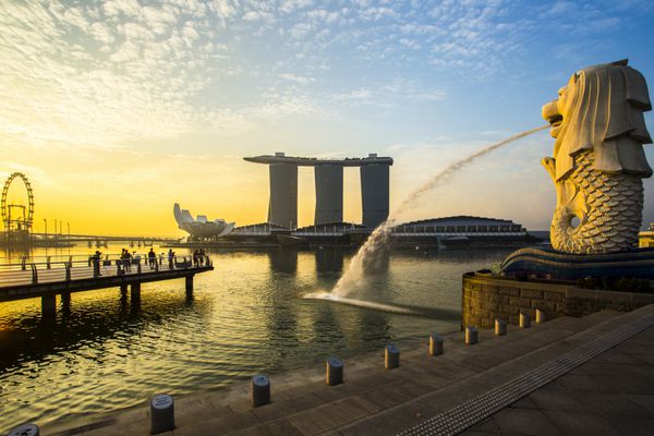 سنگاپور دیدنی مرلیون با طلوع خورشید