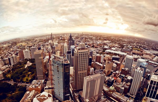 نمای هوایی مرکز شهر سیدنی در غروب آفتاب استرالیا