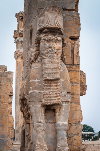 دروازه همه ملل - مجسمه ورودی به شهر باستانی تخت جمشید ایران میراث جهانی یونسکو