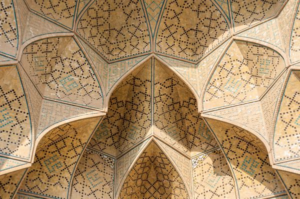 اصفهان ایران - 8 ژانویه 2014 موزاییک مسجد جامع اصفهان ایران 8 ژانویه 2014 این مسجد میراث جهانی یونسکو است