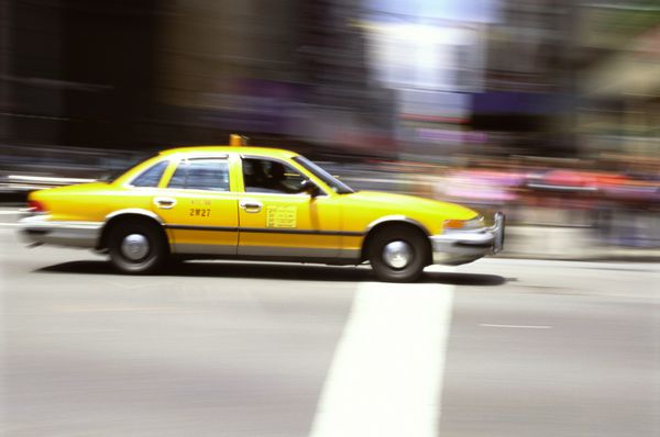 تاکسی زرد در خیابان نیویورک ایالات متحده آمریکا
