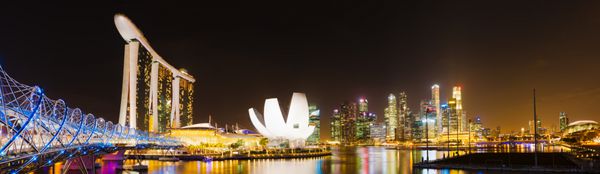 سنگاپور - 10 دسامبر نمای شبانه خلیج مارینا 10 دسامبر 2014 در سنگاپور خط افق سنگاپور