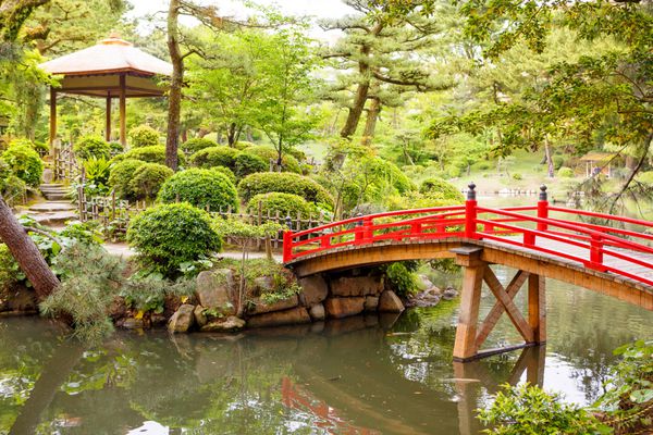 shukkeien یک باغ زیبا به سبک ژاپنی در هیروشیما ژاپن است