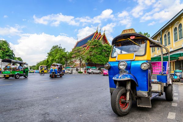 توک توک آبی تاکسی سنتی تایلندی در بانکوک تایلند