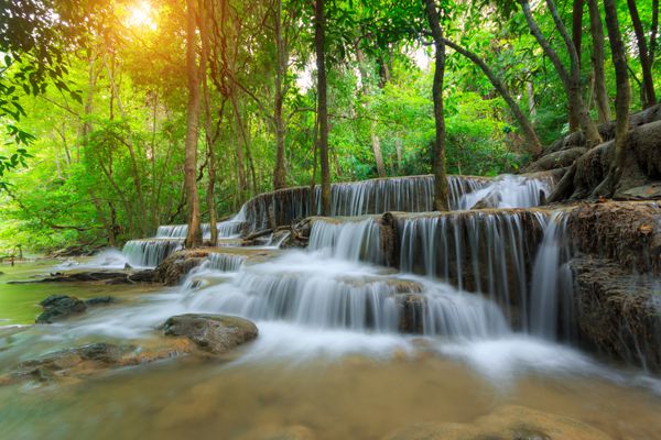 آبشار هوآی مائه کمین آبشار زیبا در جنگل عمیق استان کانچانابوری تایلند