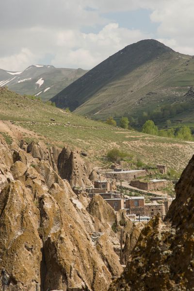 نمایی از روستای تروگلودیت کندوان ایران و حومه اطراف